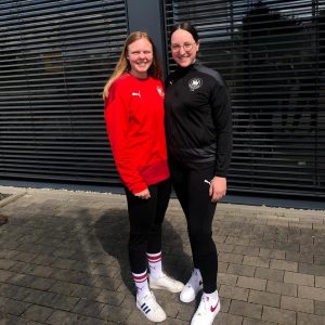 Leonie Kuntz und Kimberly Gisa beim U19-Lehrgang in Großwallstadt